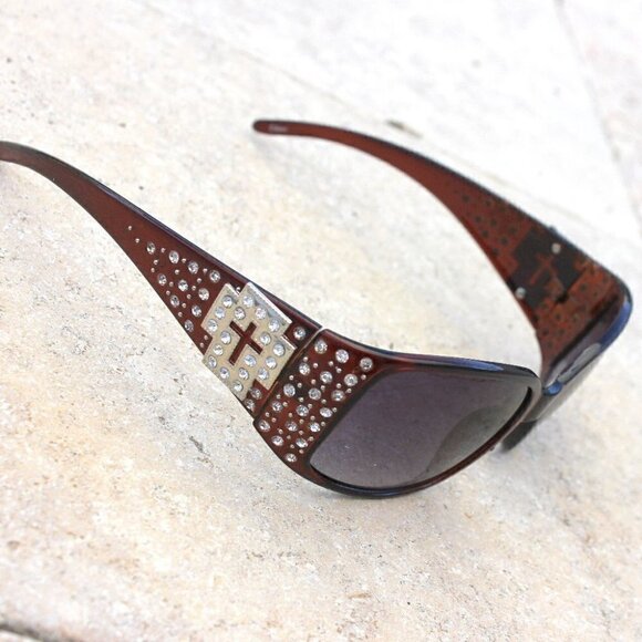 Unbranded Accessories - Red Super-Cute Cross bling Sunglasses Look GREAT on!  Style is Amazing!